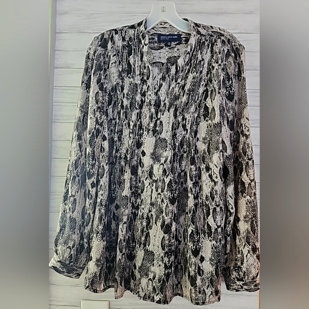 Jones New York Signature Snake Print Blouse Black White Button Down Women's Med